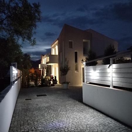 Villa Est San Teodoro  Exterior photo